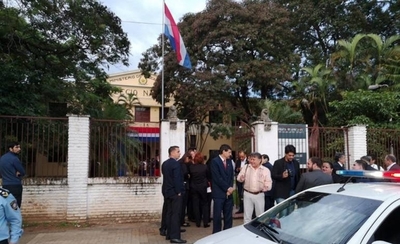 HOY / CNC: padres acompañan huelga de docentes ante extrema violencia de alumnos