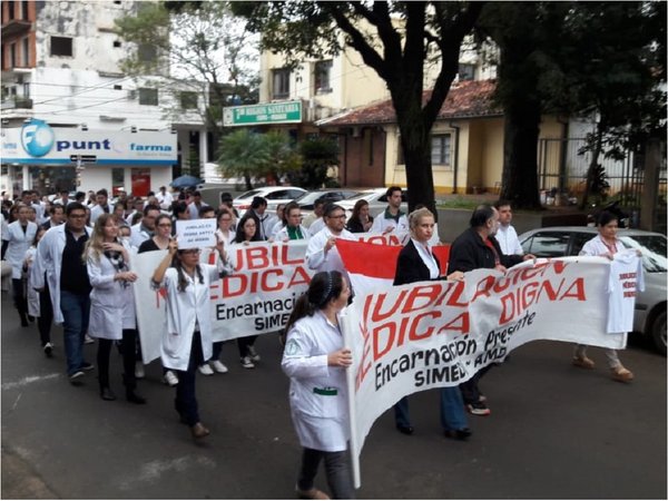 Congreso rechaza veto y rige jubilación médica con 30 años de aporte