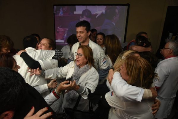 Jubilación especial de médicos queda firme - Nacionales - ABC Color