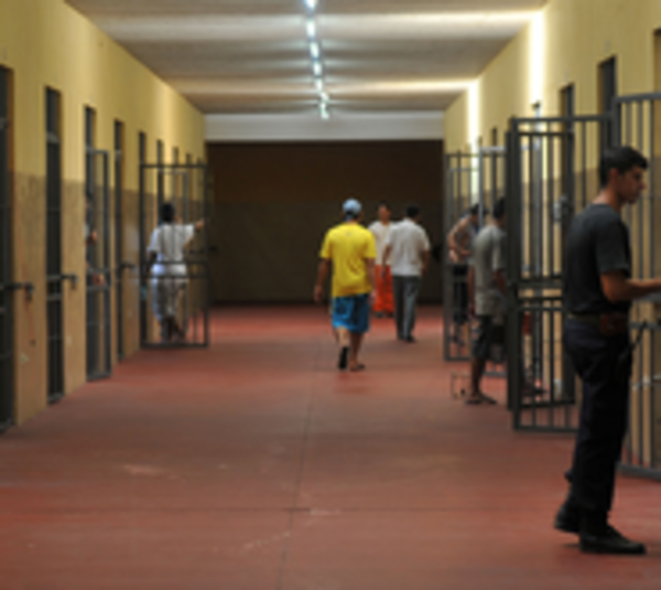 Estuvo 5 años preso por un error en registro policial - Paraguay.com