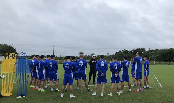 La selección paraguaya trabaja en lo táctico en su cuarto día de entrenamiento