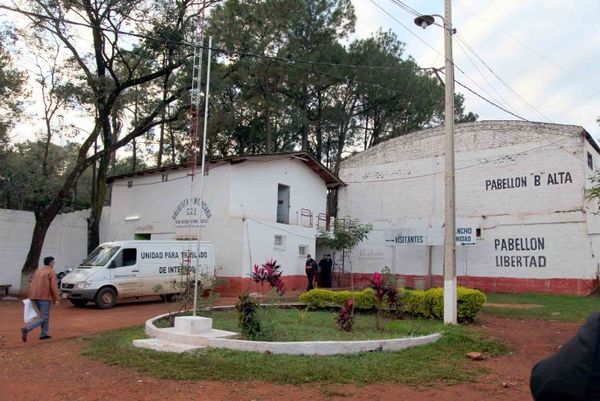 Sentencian a dos asaltantes a 6 años y 6 meses de prisión - ADN Paraguayo