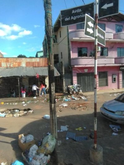 San Lorenzo, en ruinas y sucia - Cronicas Ciudadanas - ABC Color