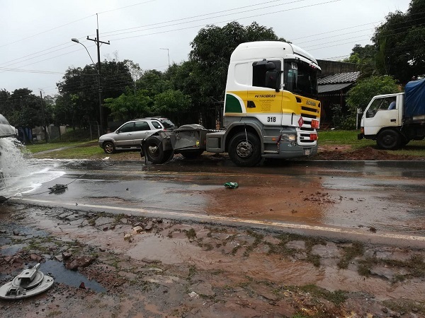 Empresa dice haber controlado fuga de combustible en accidente