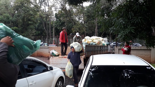 Siguen con colecta a beneficio de damnificados por crecidas