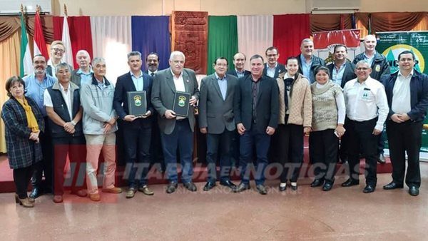 GOBERNACIÓN E INCOOP CONCRETAN FIRMA DE CONVENIO.