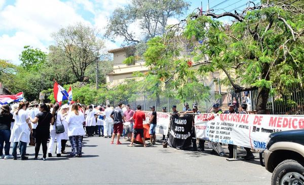 Preven levantar huelga de médicos prevista para el 3 de junio