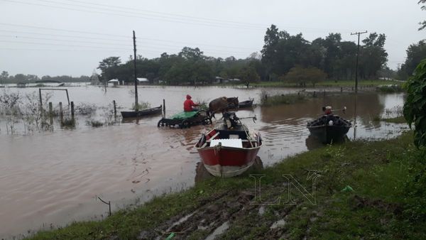 Damnificados por la inundación y sin poder pescar, el drama en San Pedro