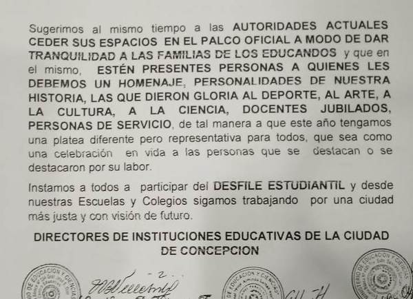 Directores de instituciones educativas sugieren a las autoridades ceder su lugar en el palco oficial | Radio Regional 660 AM