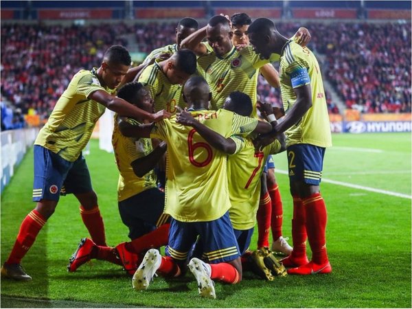 Colombia sorprende a Polonia y deja buena imagen en debut