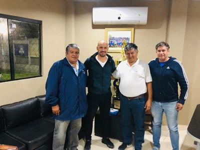 Carlos Humberto Paredes asume en Independiente CG