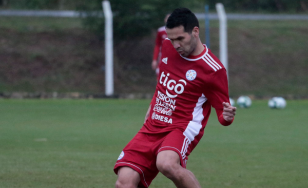 HOY / Tres más al grupo de jugadores de la Albirroja