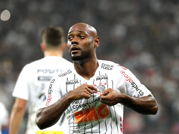 Corinthians se acerca a octavos