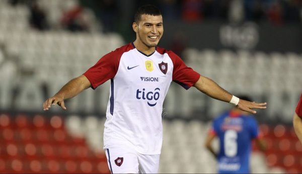 Juan Escobar sería el más caro del fútbol paraguayo