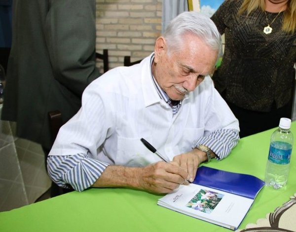 Presentan libro sobre medicina de Ypacaraí - Nacionales - ABC Color