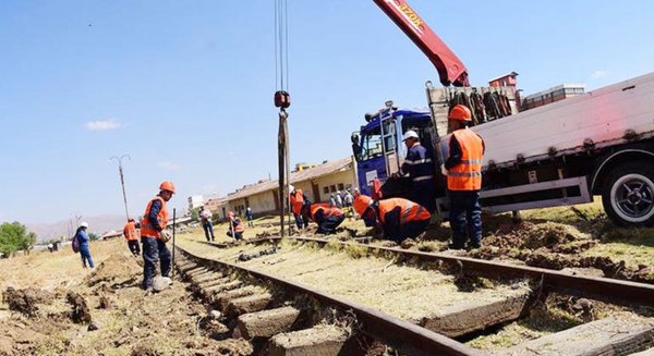 Bolivia estrenará un tren eléctrico el próximo año - Edicion Impresa - ABC Color