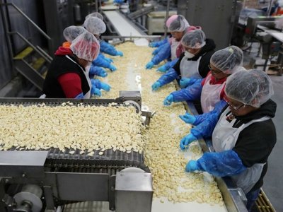 EEUU destina USD 16.000 millones a productores por guerra con China