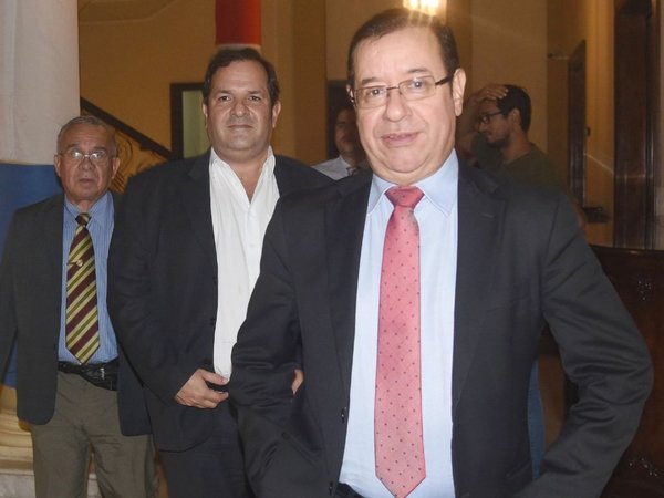 Cuevas aumentó patrimonio estando en la función pública, según abogada