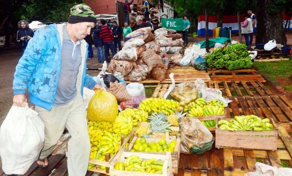 Entregan 30.000 kg de alimentos - Edicion Impresa - ABC Color