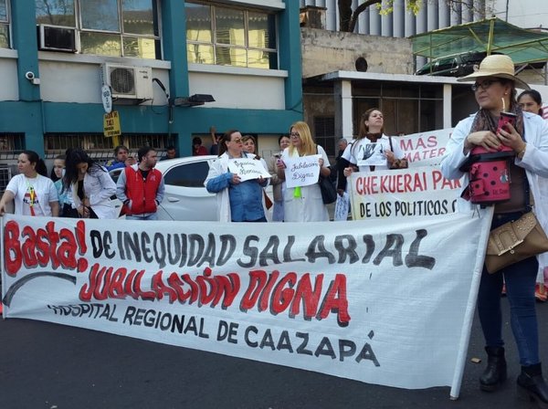 Paro de médicos, con “bajo acatamiento”, según Ministerio de Salud - 730am - ABC Color