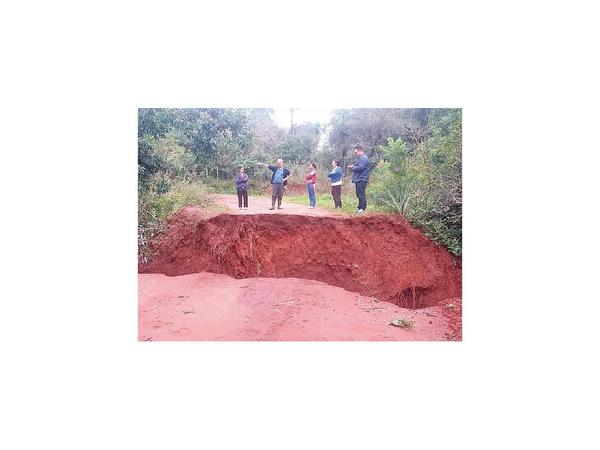 Pobladores de Misiones urgen reparación de puente caído
