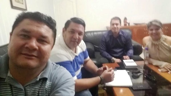 CDE: Comunican despido a más de 800 funcionarios - ADN Paraguayo