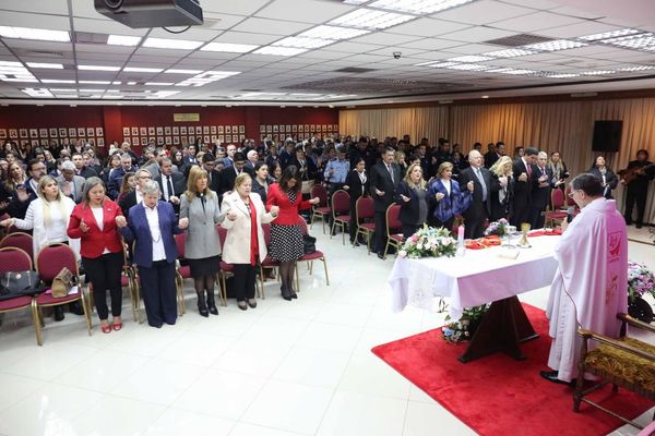 Celebran el día de María Auxiliadora con una misa