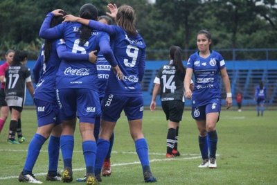 Libertad/Limpeño lidera en Femenino - Deportes - ABC Color