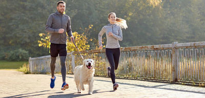 Correr con tu mascota: Precauciones y beneficios