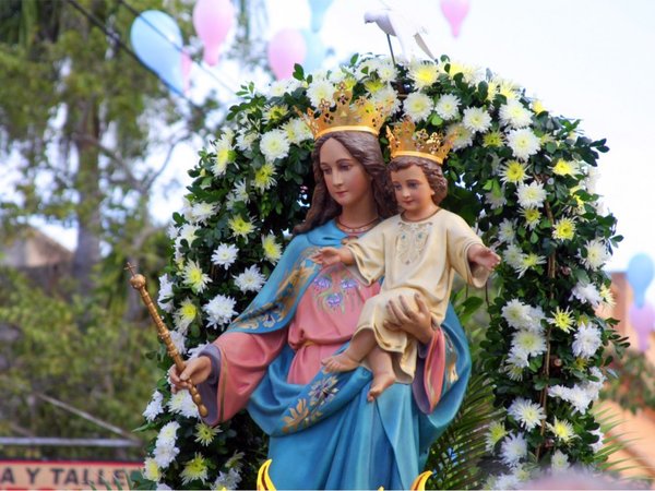 Católicos recuerdan a la Virgen María Auxiliadora en Paraguay