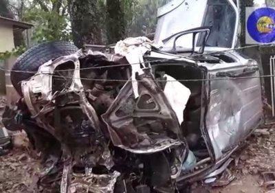 CAMIONETA BLINDADA, INVOLUCRADA EN MASACRE, PROTAGONIZÓ APARATOSO ACCIDENTE