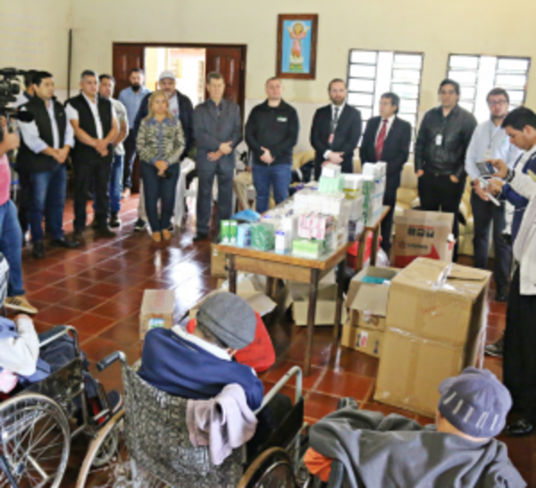 Tesãi llega al Hogar de Ancianos de CDE - ADN Paraguayo