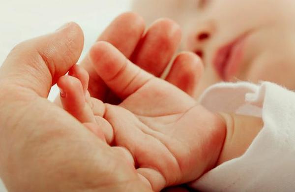 'Es lo mejor para ella': la desgarradora carta de una madre que abandonó a su hija recién nacida - C9N