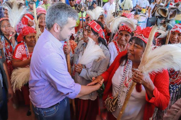jefe de Estado recibe a indígenas y luego inaugura importante inversión de la ANDE