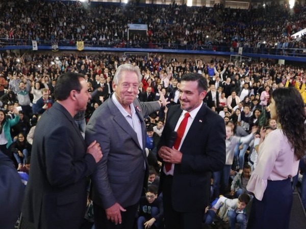 Presencia de coach internacional es totalmente gratuito, aseguró titular del MEC - Radio 1000 AM
