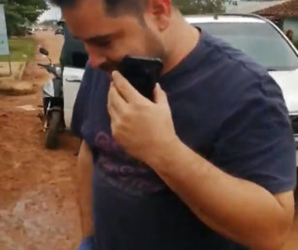 Intendente agrede a una mujer