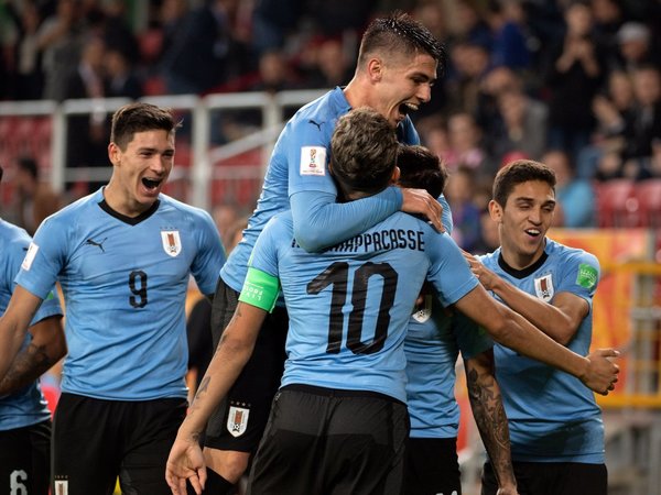 Uruguay, Ucrania, Nueva Zelanda y Nigeria ganan con solvencia en su estreno