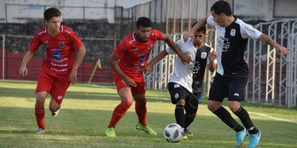 El líder recibe a uno de los escoltas - Deportes - ABC Color