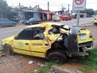Camión grúa ocasiona grave accidente en San Antonio - Nacionales - ABC Color