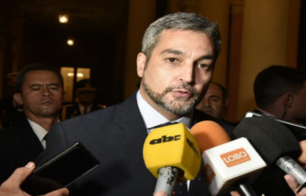 Abdo considera inconstitucional Ley de jubilación de médicos - ADN Paraguayo