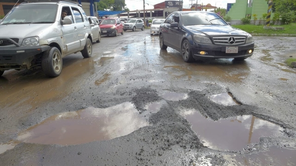 Calles que se usaron como desvío por obras viales están completamente destruidas