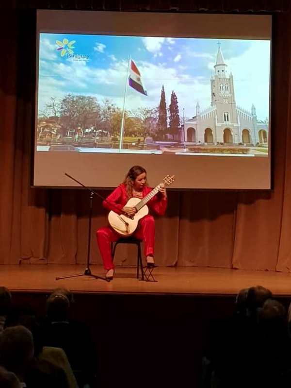 La guitarrista Daiana Ferreira Da Costa lleva música paraguaya a Moscú » Ñanduti