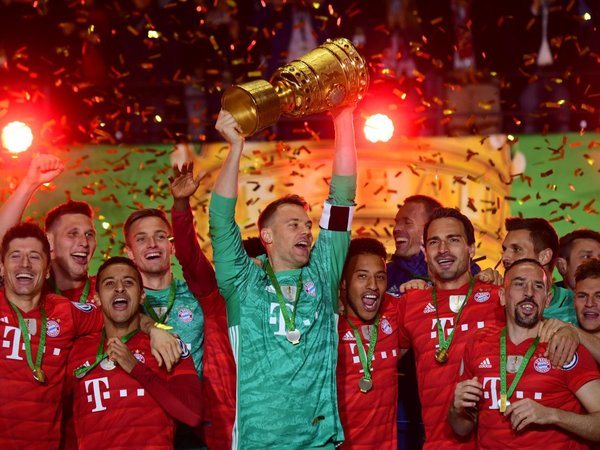 Lewandowski y Coman le dan el doblete al Bayern