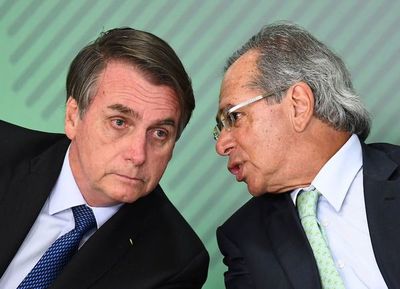Ministro clave de Bolsonaro amenaza renunciar a gabinete
