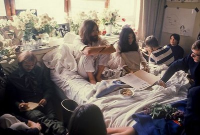 Hace 50 años, Lennon y Yoko pedían una chance para la paz - Espectaculos - ABC Color