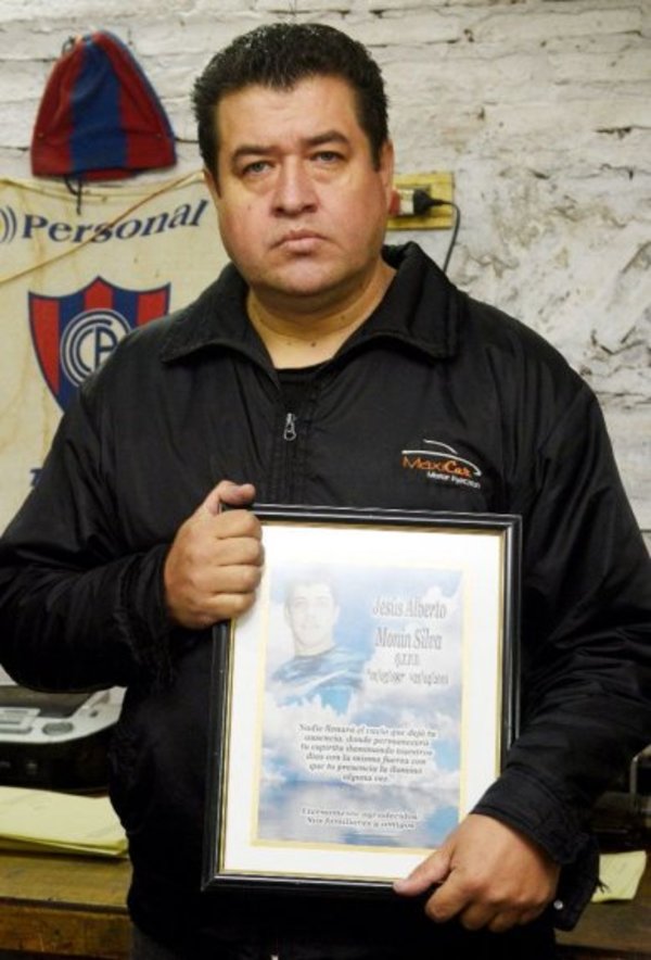 Padre de barrabrava denuncia inacción - Edicion Impresa - ABC Color
