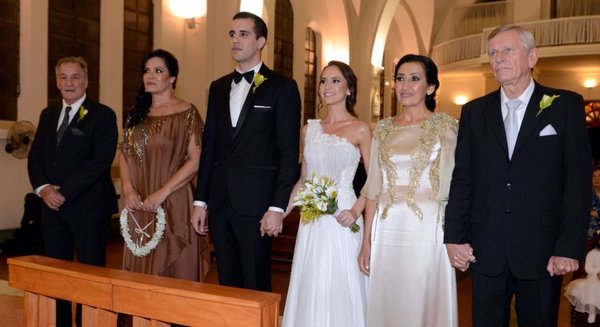 El sí de Silke Buhk López y Axel Huber González - Edicion Impresa - ABC Color