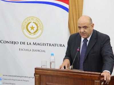 José González Macchi es el preferido para la Corte