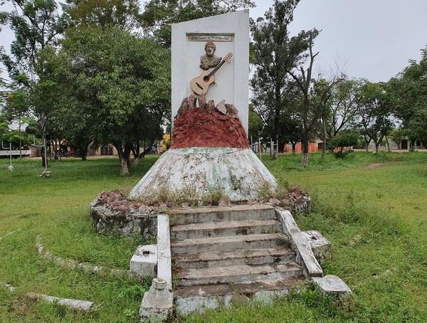 Plaza con nombre de Emiliano R. Fernández está abandonada