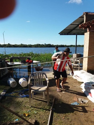Pilarenses están esperanzados de que el cauce pronto baje de nivel - ADN Paraguayo
